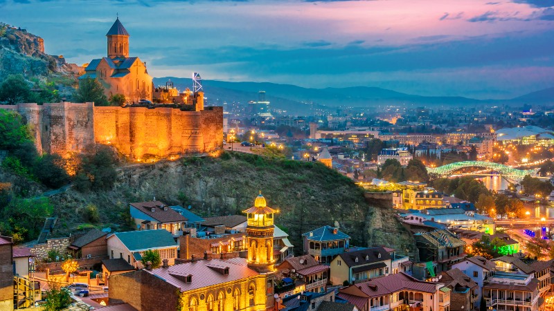 Tbilisi i skumring