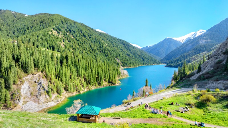 Vakker innsj� i Kol-Say nasjonalpark