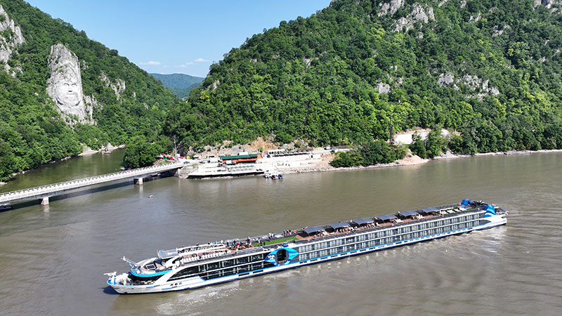 Femstjerners cruise p� Donau gjennom syv land