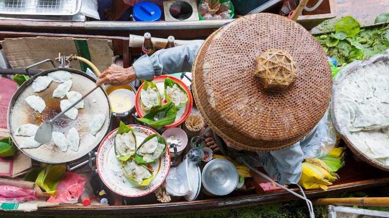 b�ter, vann  og mennesker