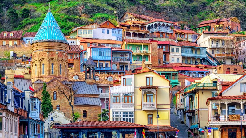 Fargerik gamle hus i Tbilisi