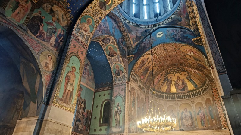 Vakre veggmalerier inne i Sion Katedralen i Tbilisi