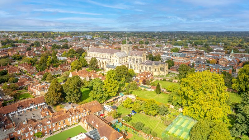 Katedralen og omr�det rundt i Winchester