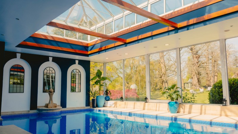 Sv�mmebasseng p� The Spa Hotel