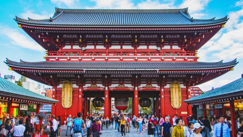 Imponerende inngang ved Sensoji tempelet