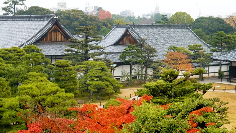 Nijo slott sett fra avstand