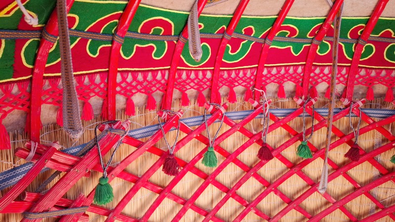 Fine detaljer p� innsiden av en yurt