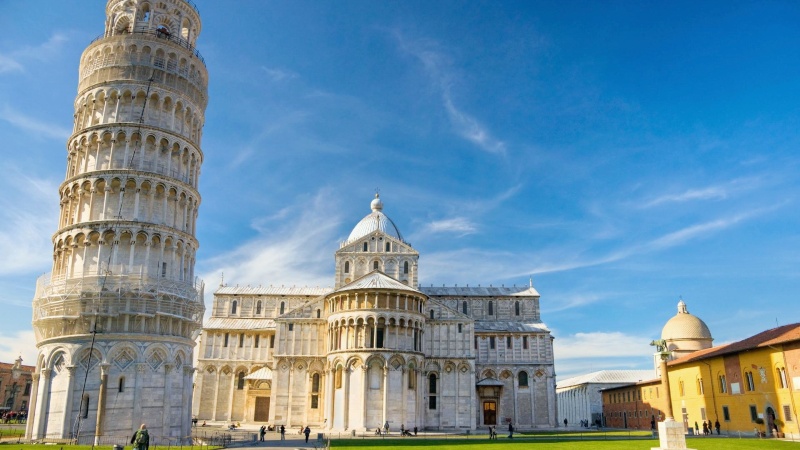 Katedralen og det skjeve t�rnet i Pisa