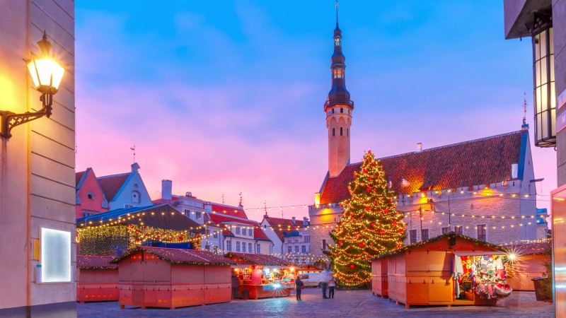 Julemarkedet i vakkert lys fra soloppgangen