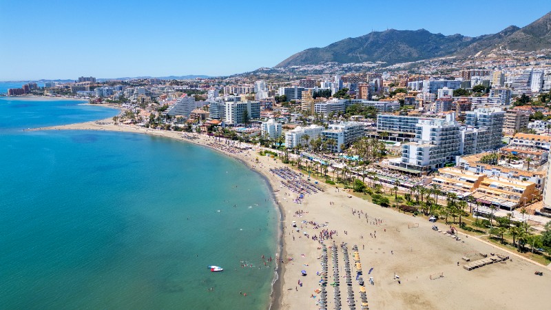 Benalmádena strand og bygninger