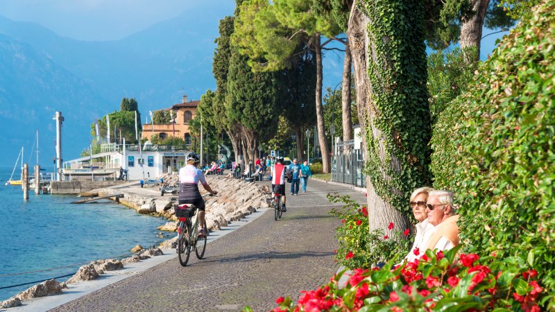 sykler, sti, mennesker og sj�