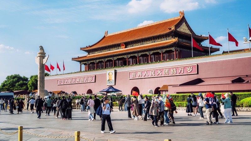 mange mennesker ute og g�r 