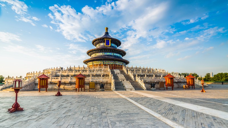 tempel med trapper opp