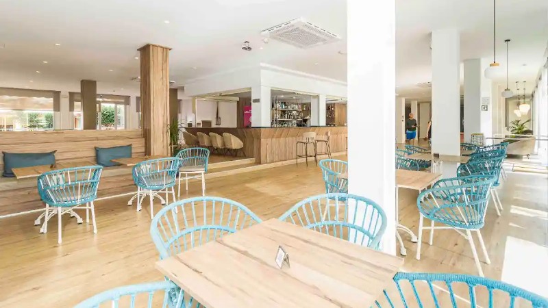 Bar og loungeomr�de p� EIX Alcudia Hotel 