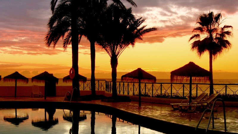 Solnedgang mot havet