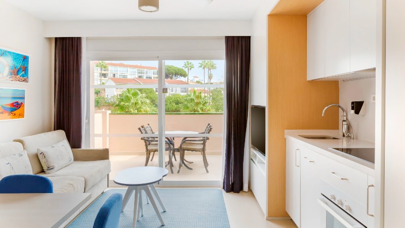 �pen l�sning mellom stue og kj�kken